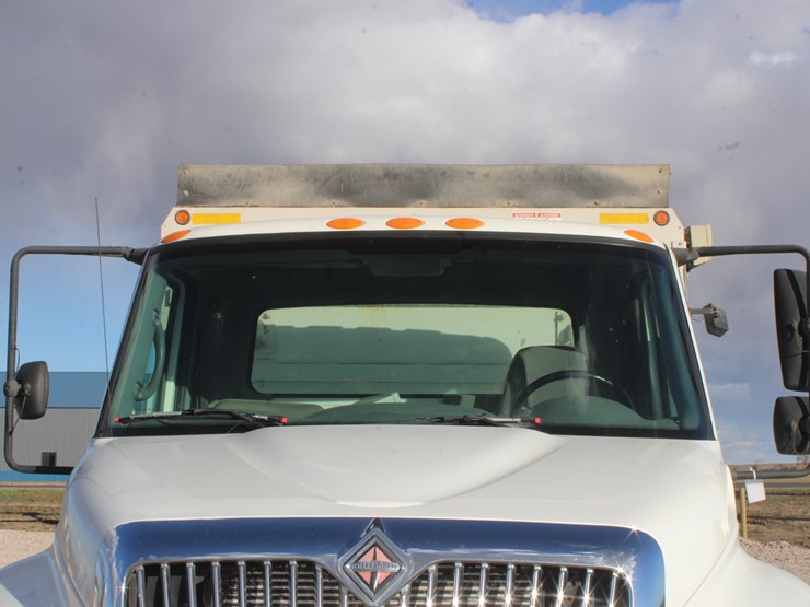 2004-international-durastar-4300-image-20