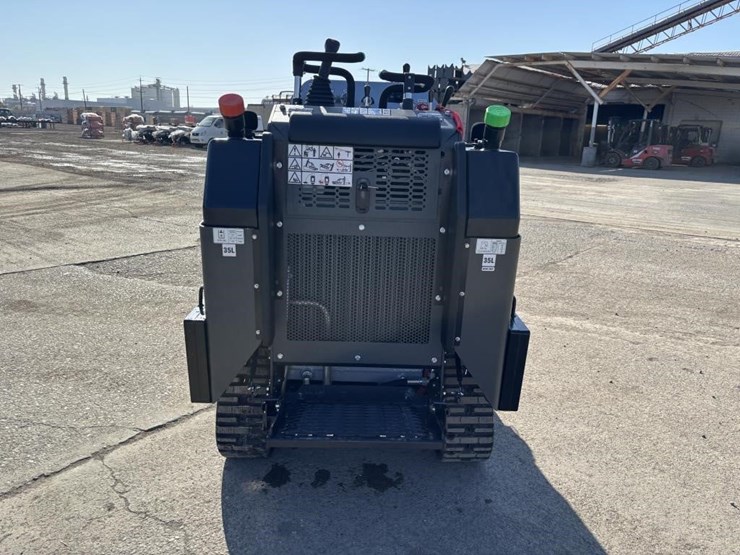 2025-kubota-d1703-image-8