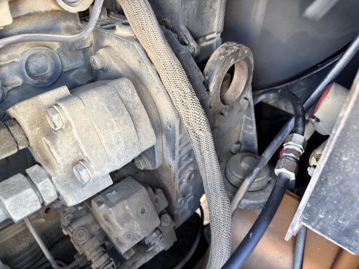 2004-case-721d-image-53