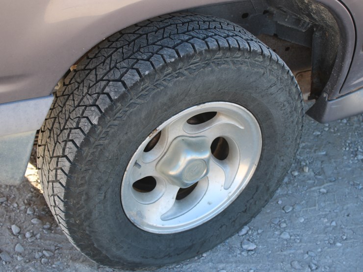 1996-ford-explorer-xlt-image-14