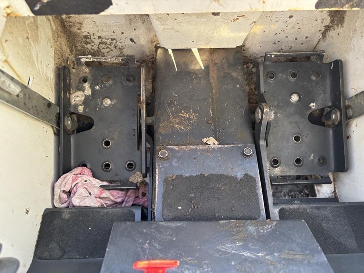 2020-bobcat-s70-image-26