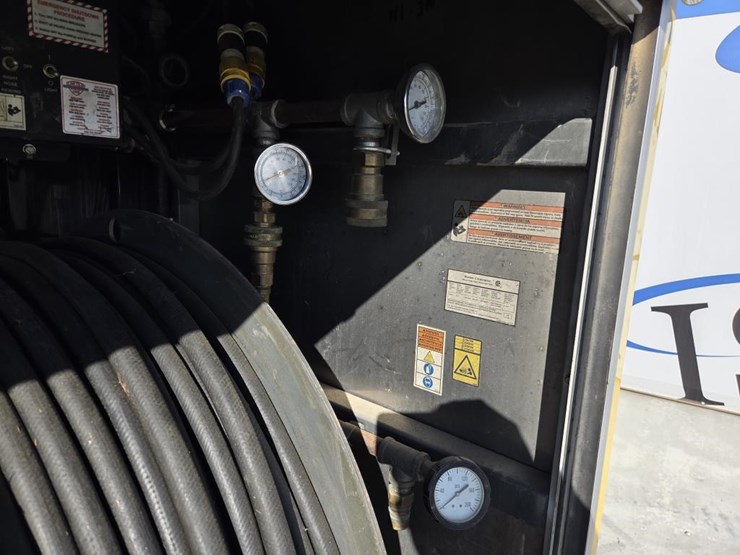 2012-wacker-neuson-e3000-image-41