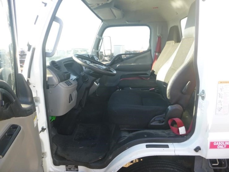 2019-mitsubishi-fuso-fe160-image-10