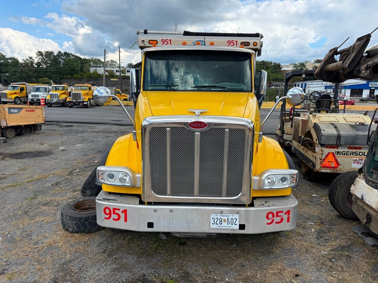 2018-peterbilt-567-image-6