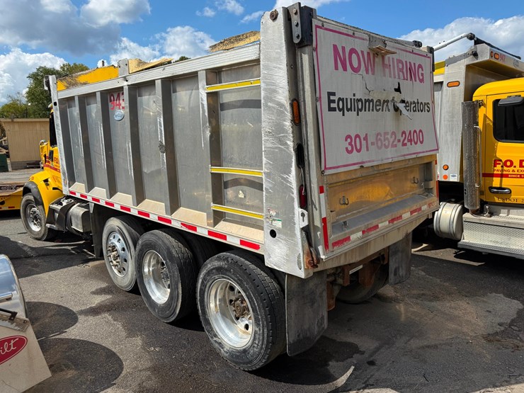 2018-peterbilt-567-image-4