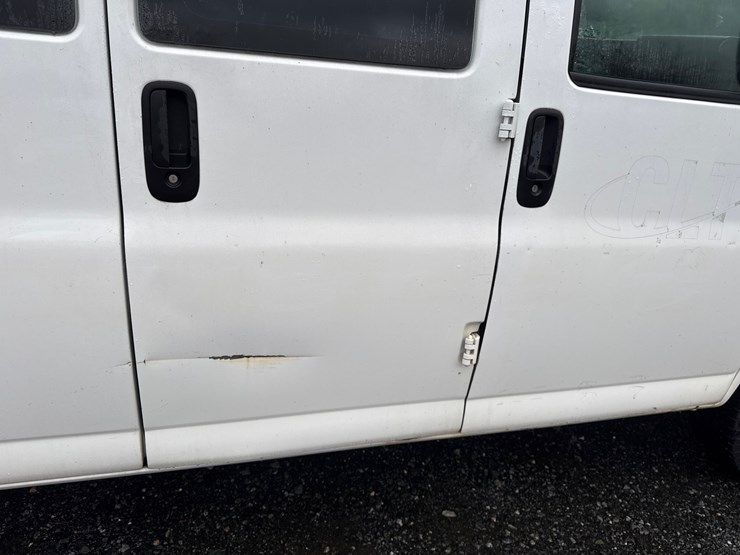 2014-utility-van-image-27