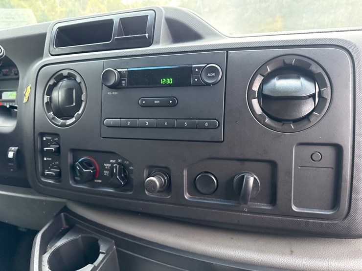 2009-ford-e350-image-34