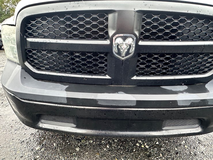 2013-dodge-ram-1500-image-34