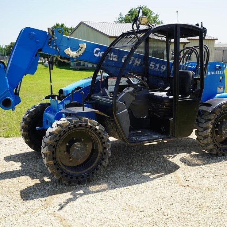 2017 GENIE GTH5519