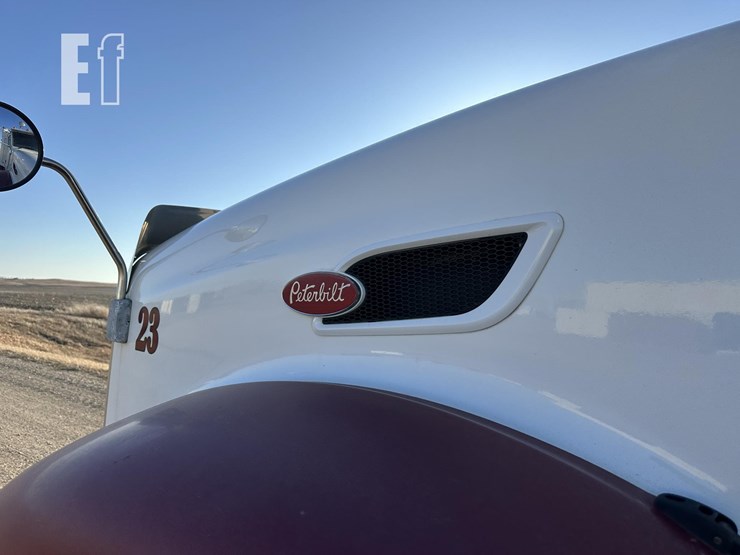 2014-peterbilt-386-image-21