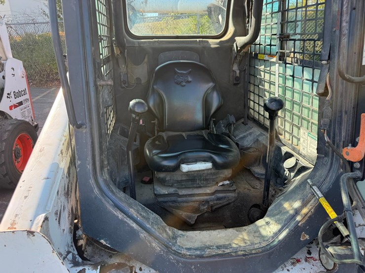 2015-bobcat-s650-image-9