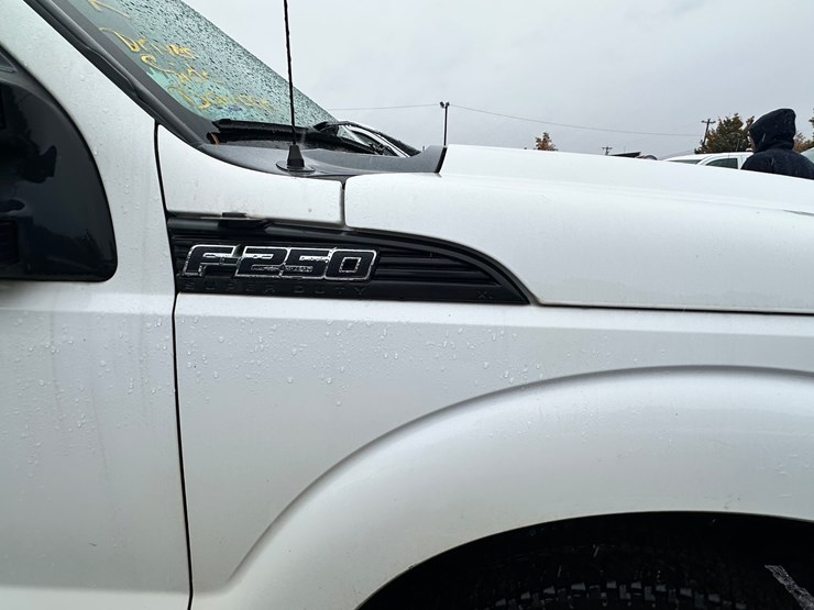 2012-ford-f250-xl-image-25