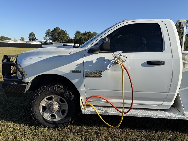 2018-dodge-ram-3500-image-7