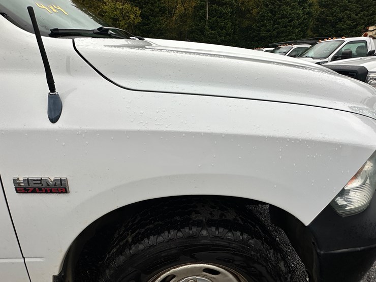 2013-dodge-ram-1500-image-28