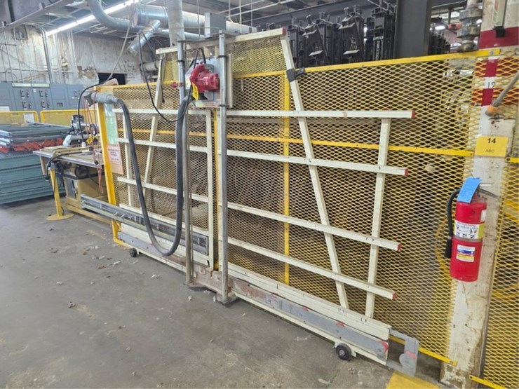 #2757-•-milwaukee-8"-panel-saw-image-1