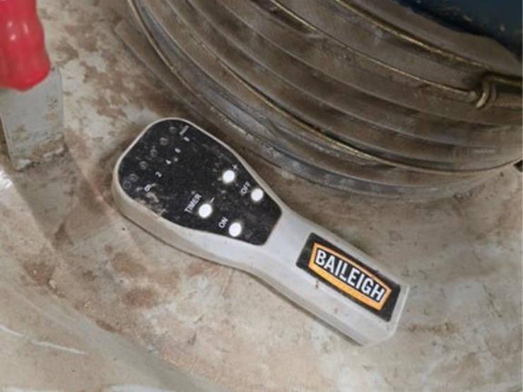 #2735-•-2016-baileigh-industrial-dc-2100c-dust-collector-image-9