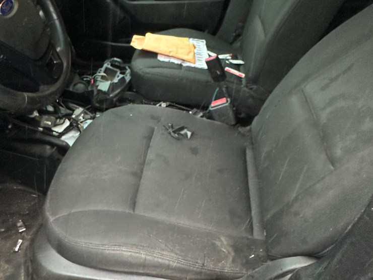 2016-ford-explorer-image-33