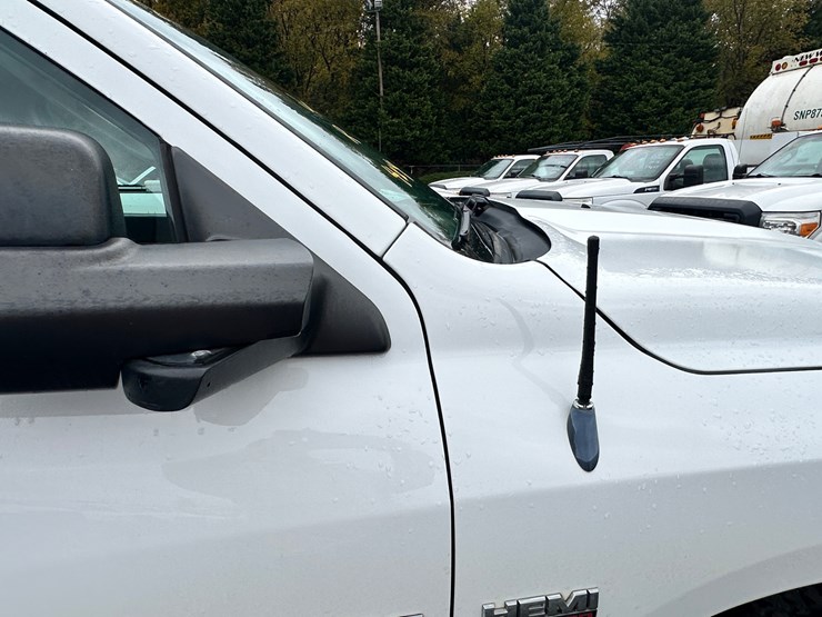 2013-dodge-ram-1500-image-25