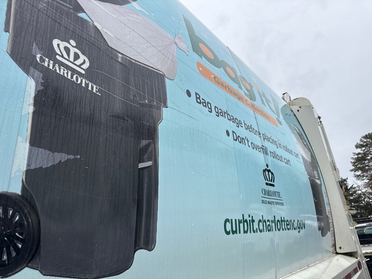 2015-autocar-acx64-image-23