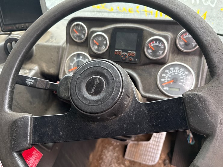 2015-autocar-acx64-image-49