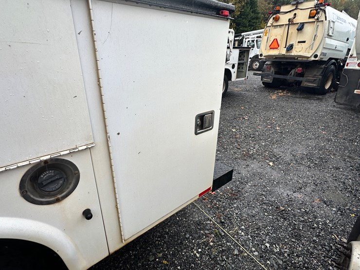 2014-ford-f350-xl-image-55