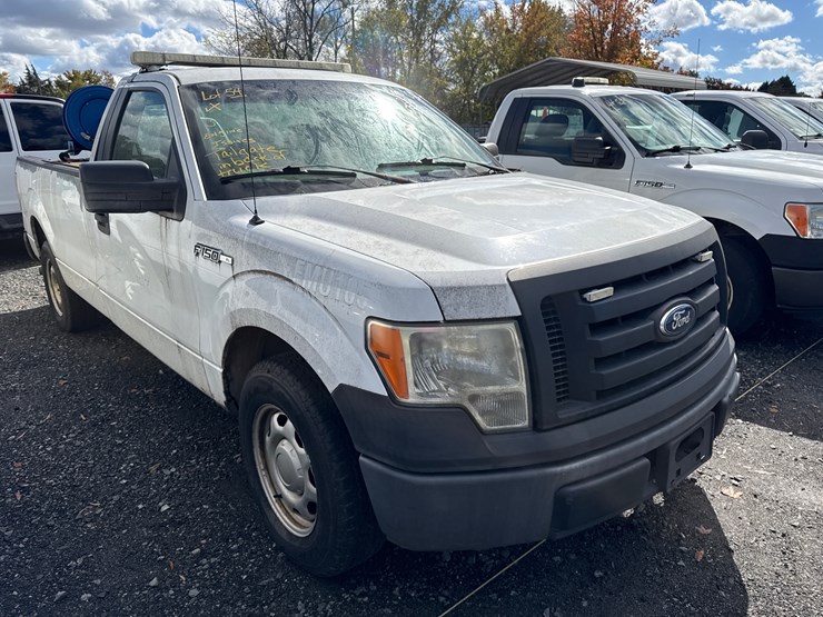 2011-ford-f150-xl-image-1