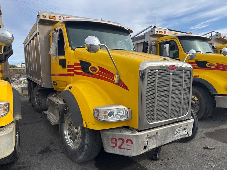 2017-peterbilt-567-image-2