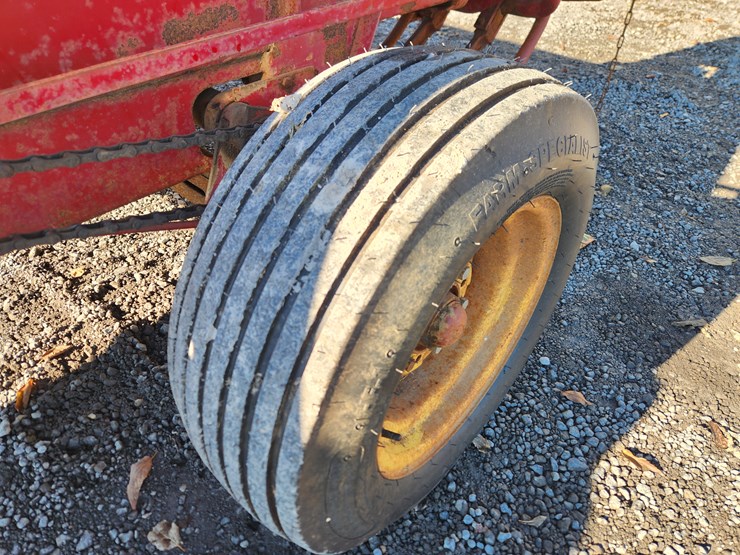 new-holland-273-image-2