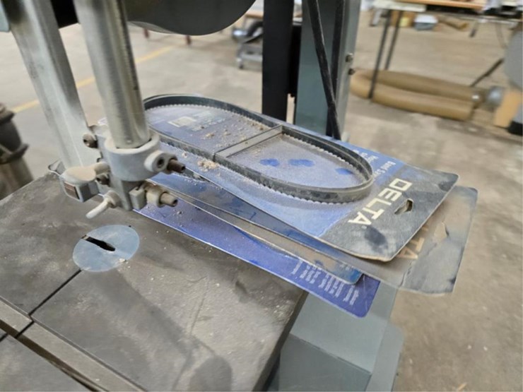 #2702-•-delta-band-saw-image-10