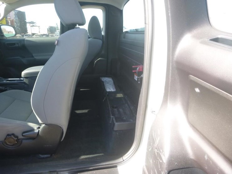 2018-toyota-tacoma-image-7