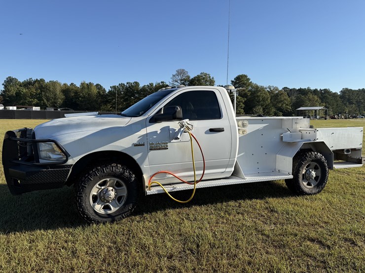 2018-dodge-ram-3500-image-1
