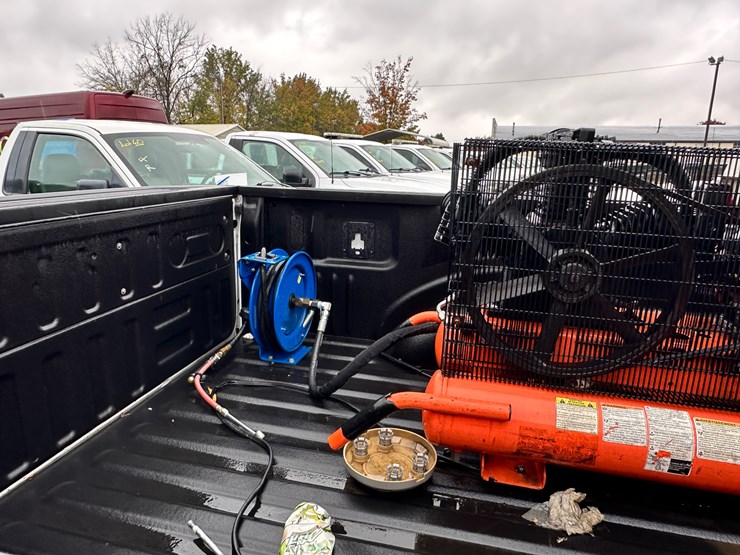 2020-ford-f150-xl-image-13