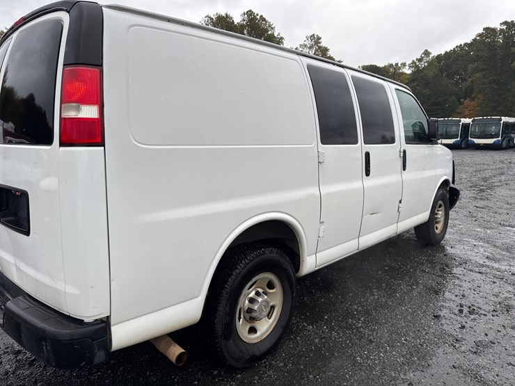 2014-utility-van-image-8