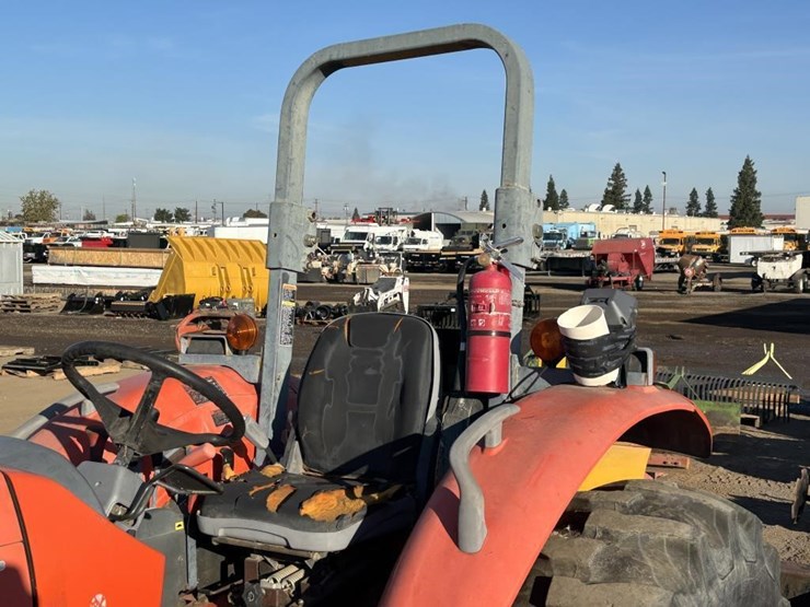 2006-kubota-m6040-image-21