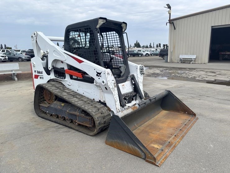 2019-bobcat-t740-image-2