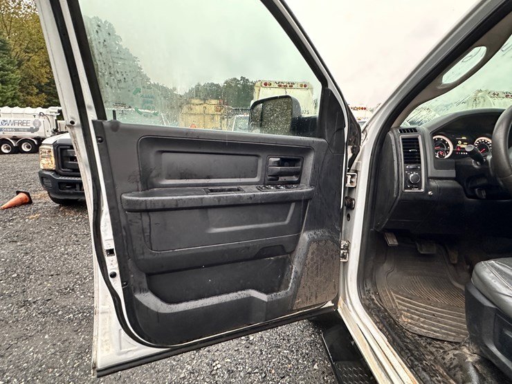 2015-dodge-ram-1500-image-57