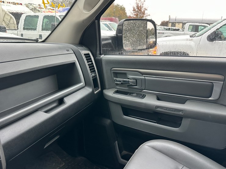 2015-dodge-ram-1500-image-60