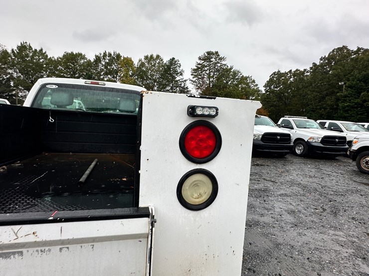 2012-ford-f250-xl-image-76