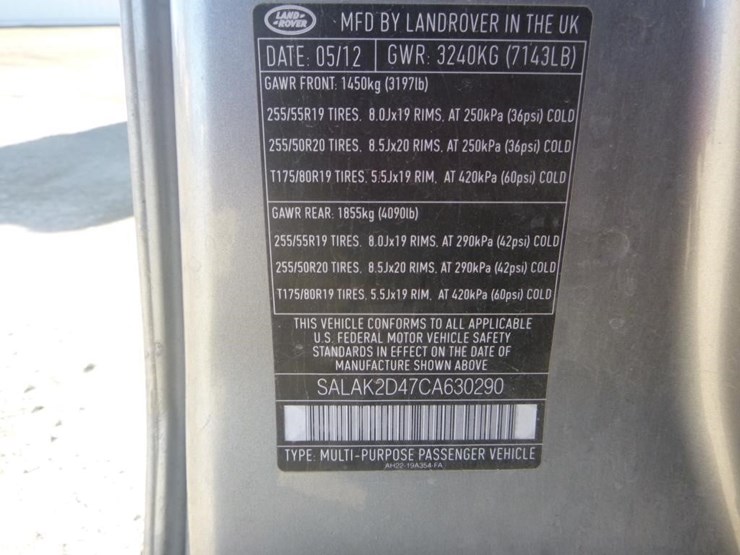 2012-land-rover-lr4-image-17