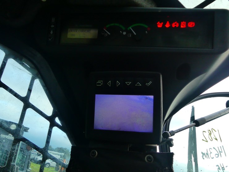 2021-deere-333g-image-16