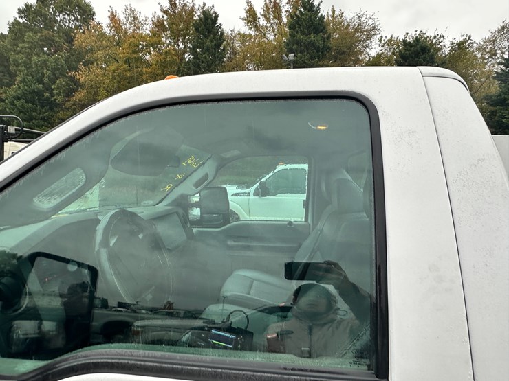 2015-ford-f350-xl-image-47