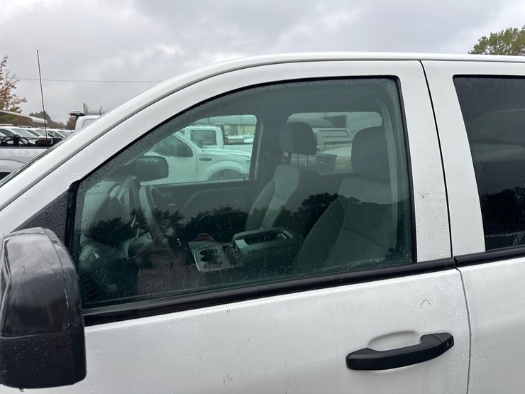 2016-chevrolet-silverado-image-32