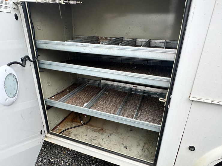 2015-ford-f350-xl-image-56