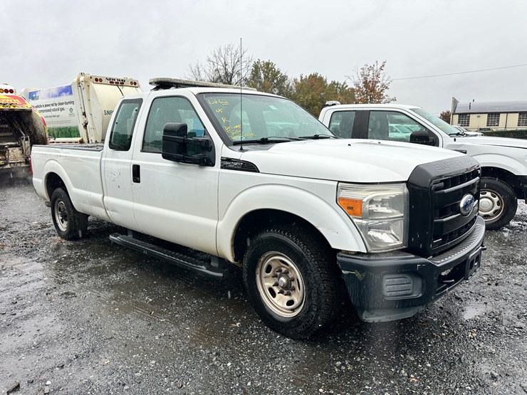 2012-ford-f250-xl-image-1