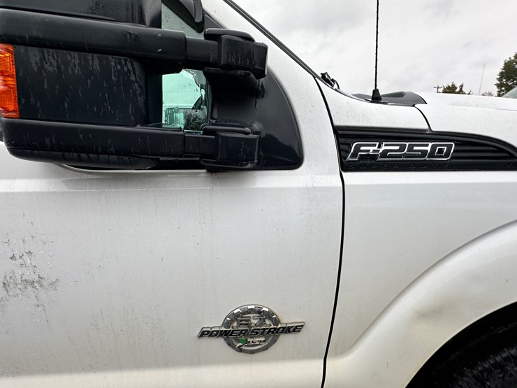 2012-ford-f250-xl-image-28