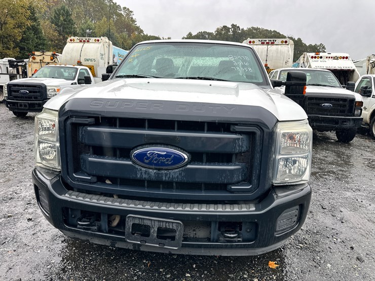 2016-ford-f250-xl-image-2