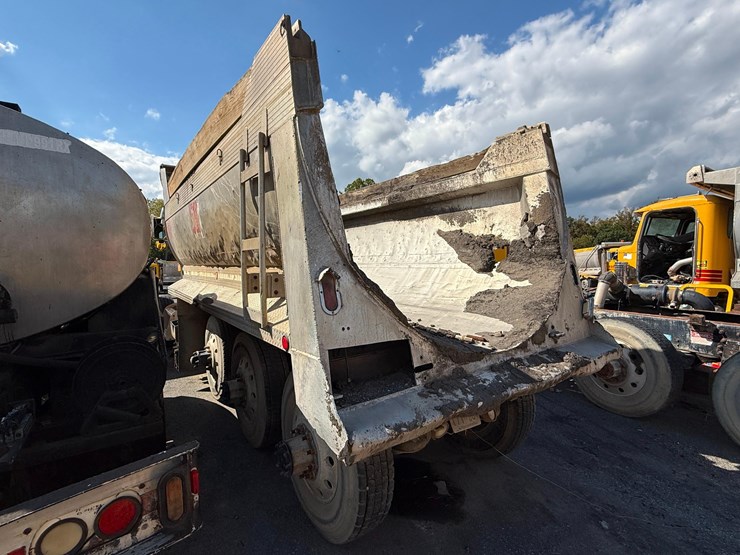 1997-peterbilt-378-image-4