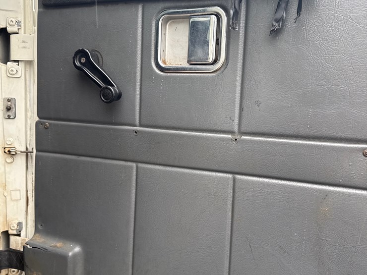 2015-autocar-acx64-image-48