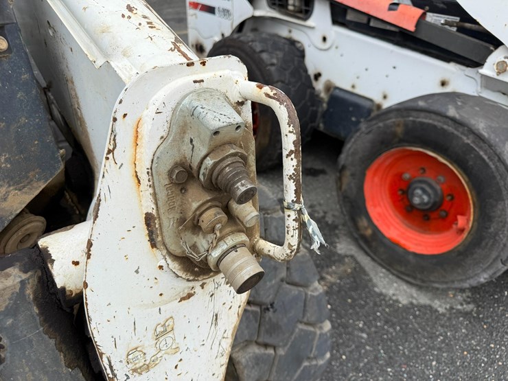 2015-bobcat-s650-image-7