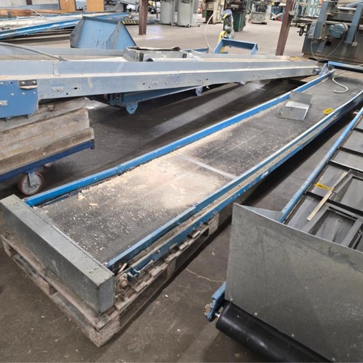 #2767 • New London Engineering 200-30"-21'0" Conveyor
